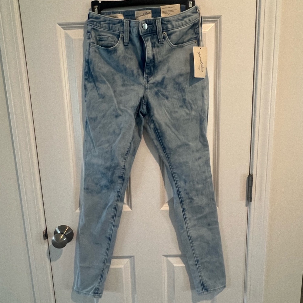 Universal Thread Light Blue Acid Wash Skinny Jeans